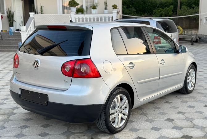 Auto in Vendita a Tirana, Volkswagen, 2006 gasoline-gas,Kambio Manual Pagamento 3,900  Euro.