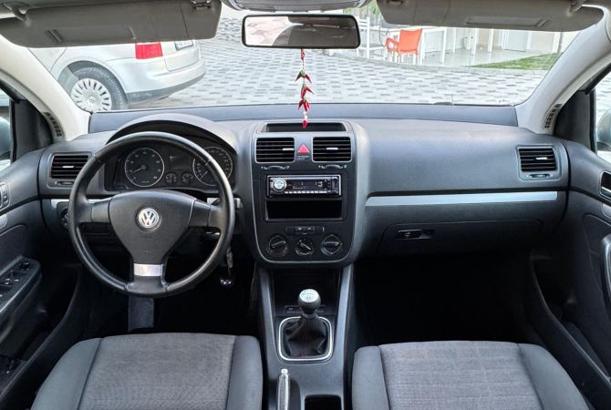 Auto in Vendita a Tirana, Volkswagen, 2006 gasoline-gas,Kambio Manual Pagamento 3,900  Euro.