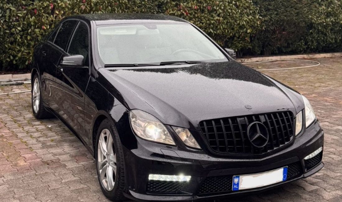 Makina ne shitje ne Tirane, Mercedes-Benz, 2010 Diesel,Kambio Automatik Pagesa 8,500  Euro.