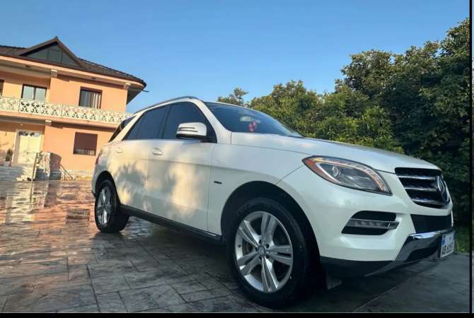 Makina ne shitje ne Tirane - 17,500 Euro