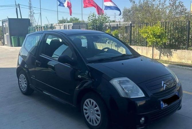 Makina ne shitje ne Tirane - 3,500 Euro