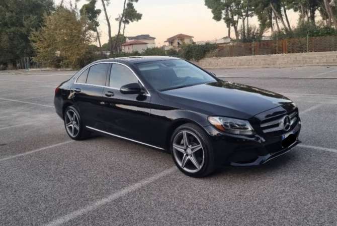 Auto in Vendita a Valona, Mercedes-Benz, 2016 Benzine,Kambio Automatik Pagamento 14,000  Euro.