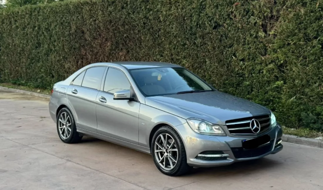 Auto in Vendita a Tirana, Mercedes-Benz, 2012 Diesel,Kambio Automatik Pagamento 10,500  Euro.