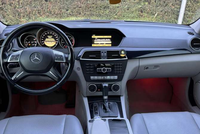 Auto in Vendita a Tirana - 10,500 Euro