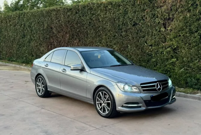 Auto in Vendita a Tirana - 10,500 Euro