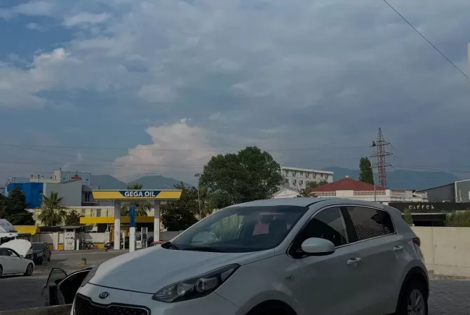 Auto in Vendita a Tirana, KIA, 2016 Diesel,Kambio Automatik Pagamento 14,000  Euro.