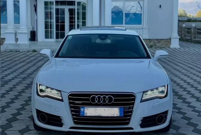 Auto in Vendita a Tirana - 13,400 Euro