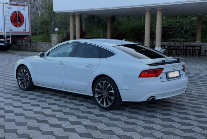 Auto in Vendita a Tirana - 13,400 Euro