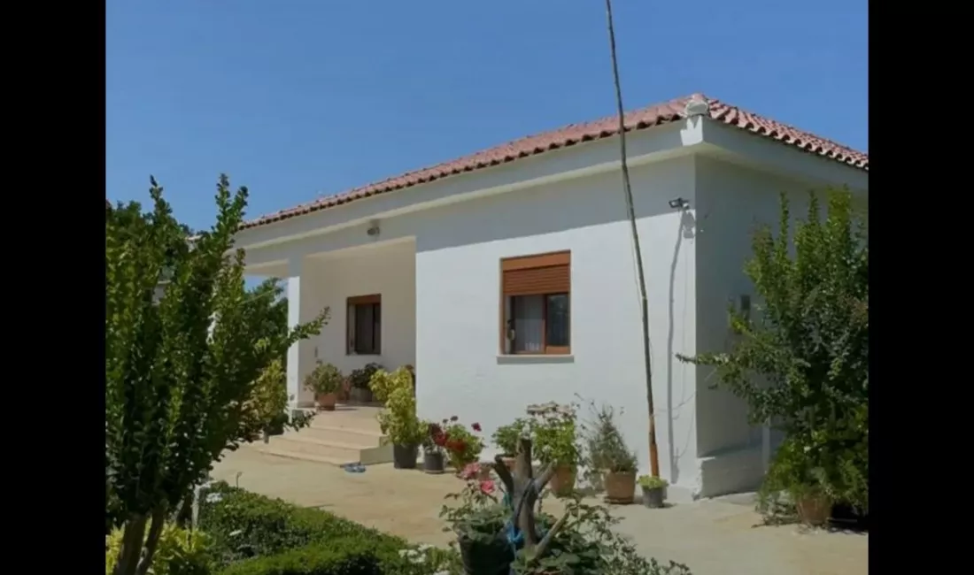 Shtepi ne shitje Shtepi Private ne Durres, 2+1, Mobilimi E mobiluar, Pagesa 80,000  Euro.