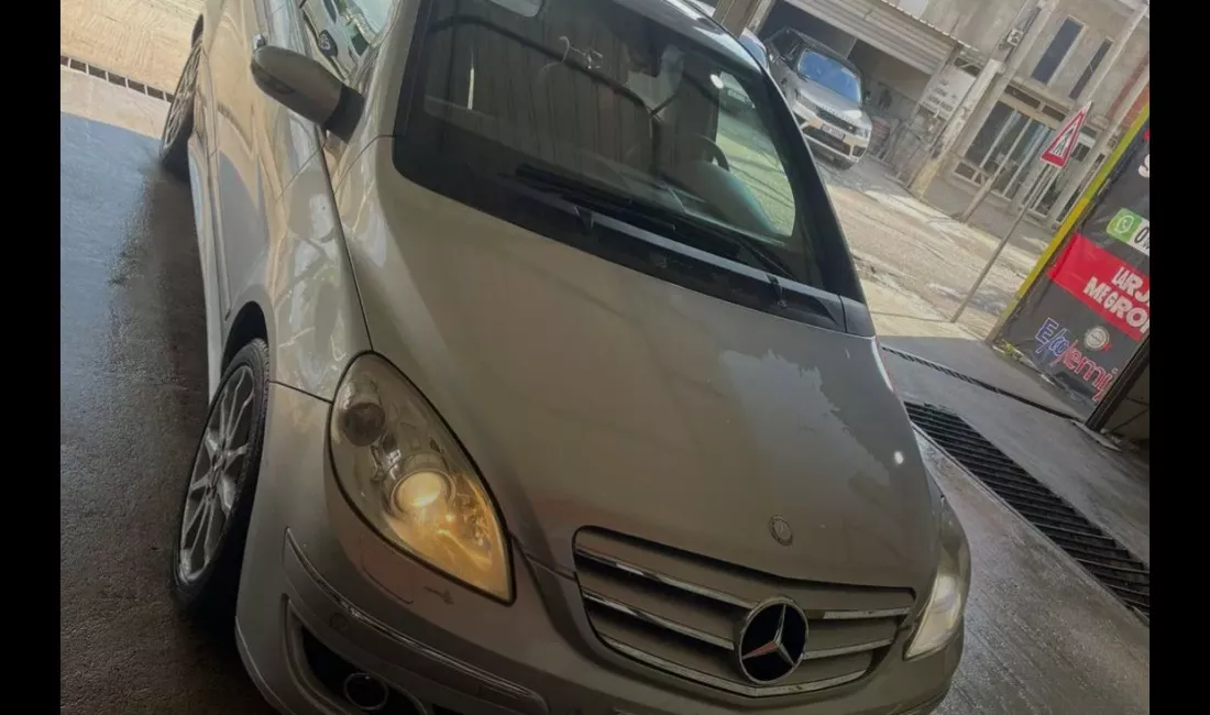 Auto in Vendita a Tirana, Mercedes-Benz, 2007 gasoline-gas,Kambio Automatik Pagamento 2,800  Euro.