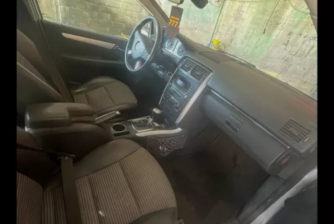 Auto in Vendita a Tirana, Mercedes-Benz, 2007 gasoline-gas,Kambio Automatik Pagamento 2,800  Euro.