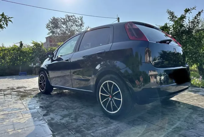 Auto in Vendita a Tirana - 3,300 Euro