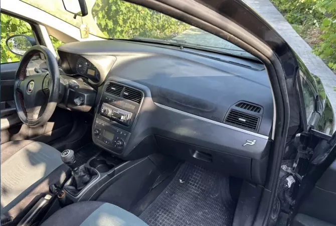 Auto in Vendita a Tirana, Fiat, 2008 Diesel,Kambio Manual Pagamento 3,300  Euro.