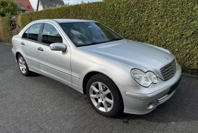 Auto in Vendita a Tirana - 5,400 Euro