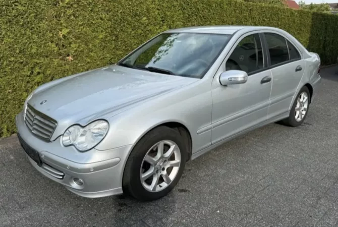 Auto in Vendita a Tirana - 5,400 Euro