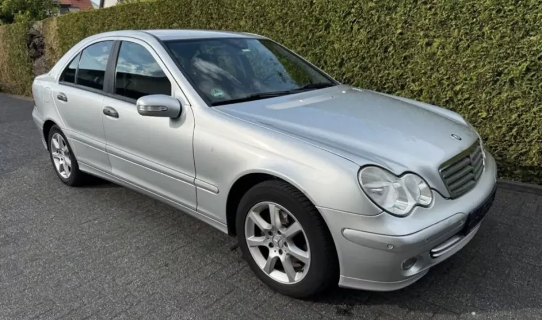Auto in Vendita a Tirana, Mercedes-Benz, 2006 gasoline-gas,Kambio Automatik Pagamento 5,400  Euro.