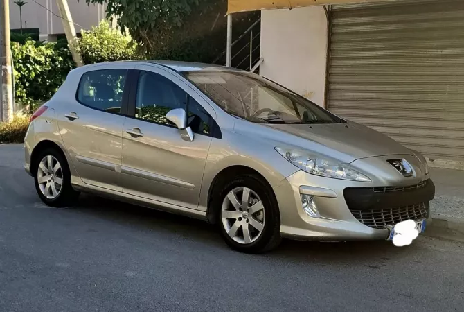 Auto in Vendita a Tirana - 2,600 Euro