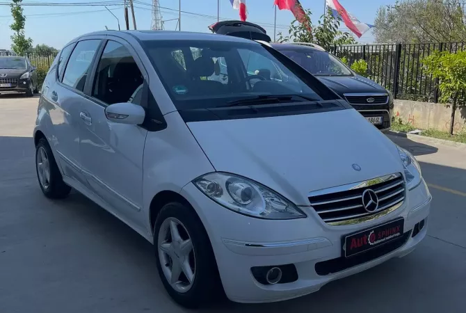 Auto in Vendita a Tirana - 3,200 Euro