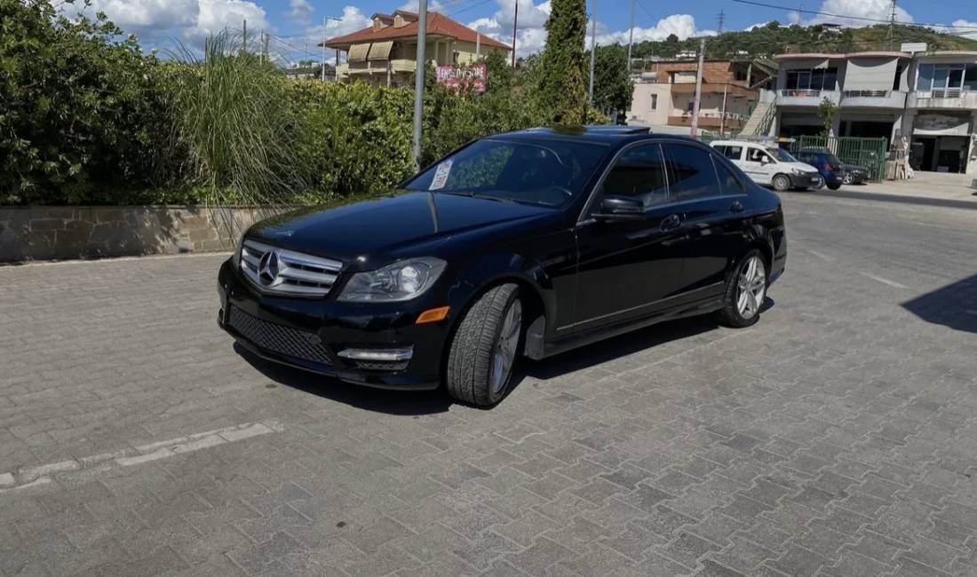 Auto in Vendita a Tirana, Mercedes-Benz, 2012 Benzine,Kambio Automatik Pagamento 8,900  Euro.