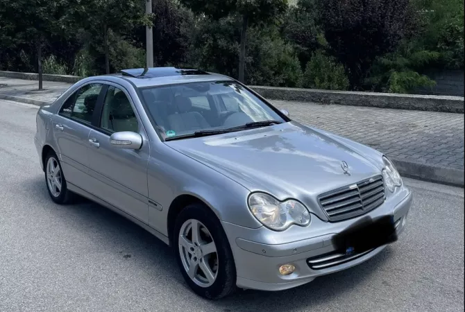 Auto in Vendita a Tirana - 5,200 Euro