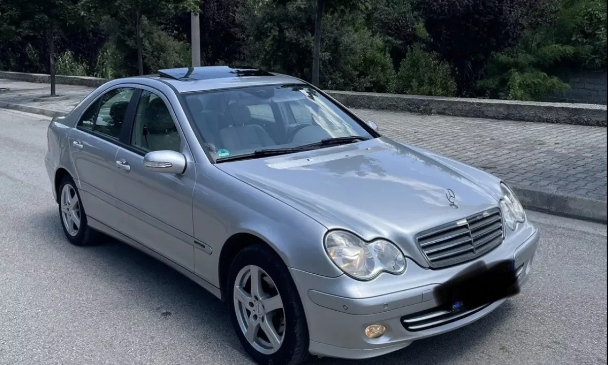 Auto in Vendita a Tirana, Mercedes-Benz, 2006 gasoline-gas,Kambio Automatik Pagamento 5,200  Euro.