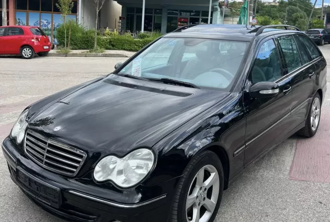 Auto in Vendita a Tirana, Mercedes-Benz, 2005 Benzine,Kambio Automatik Pagamento 3,700  Euro.