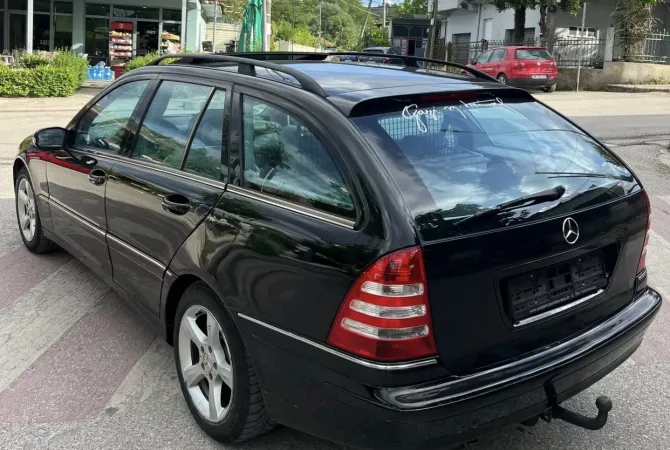 Auto in Vendita a Tirana - 3,700 Euro