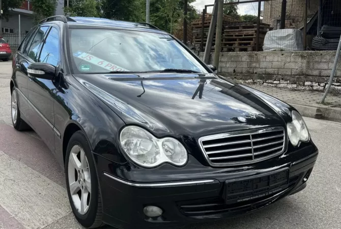 Auto in Vendita a Tirana - 3,700 Euro