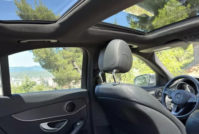 Auto in Vendita a Tirana, Mercedes-Benz, 2017 Benzine,Kambio Automatik Pagamento 14,000  Euro.