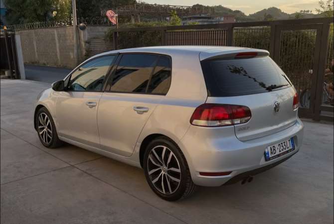 Auto in Vendita a Tirana, Volkswagen, 2012 gasoline-gas,Kambio Automatik Pagamento 6,900  Euro.