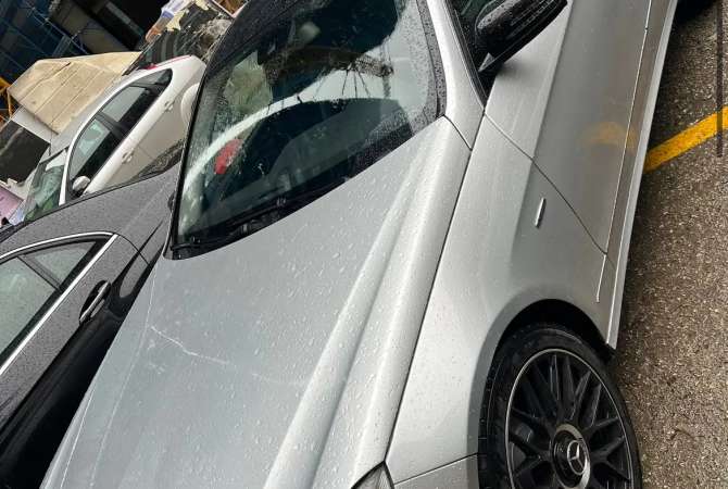 Makina ne shitje ne Elbasan, Mercedes-Benz, 2015 Diesel,Kambio Automatik Pagesa 15,000  Euro.