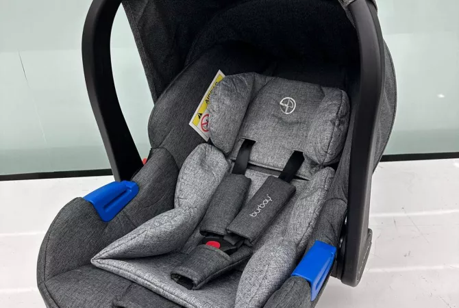 Veshje dhe Aksesor per Femije ne Tirane - 40 Euro