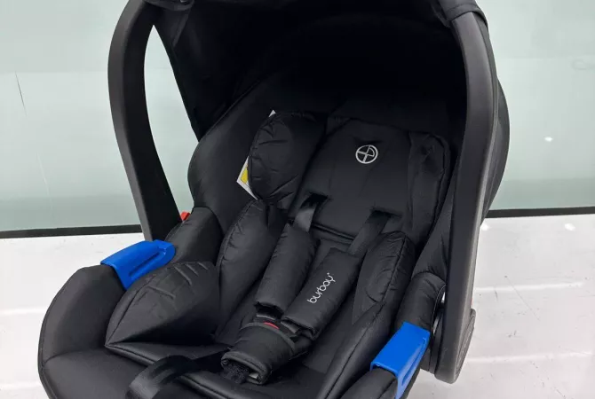 Veshje dhe Aksesor per Femije ne Tirane - 40 Euro