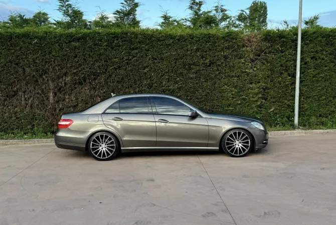 Auto in Vendita a Tirana - 9,700 Euro