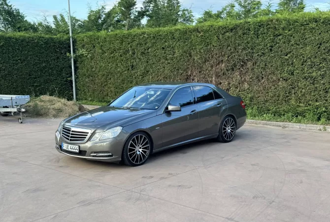 Auto in Vendita a Tirana, Mercedes-Benz, 2013 Diesel,Kambio Automatik Pagamento 9,700  Euro.