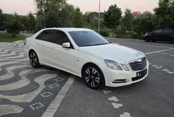 Makina ne shitje ne Tirane, Mercedes-Benz, 2011 Diesel,Kambio Automatik Pagesa 10,500  Euro.