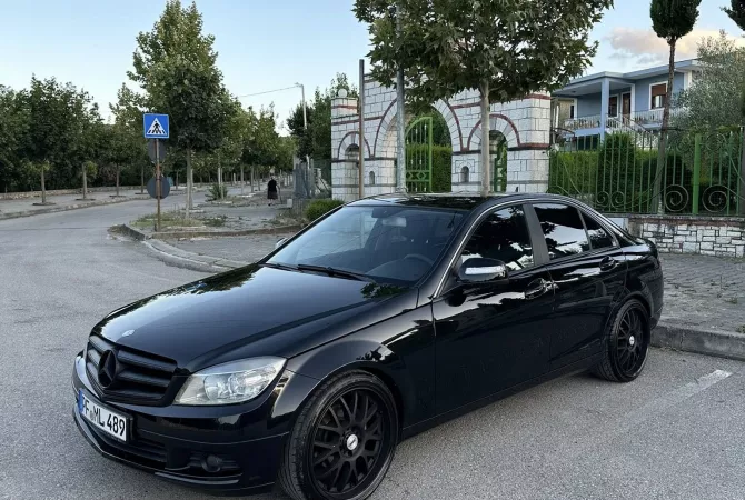 Auto in Vendita a Tirana - 6,700 Euro