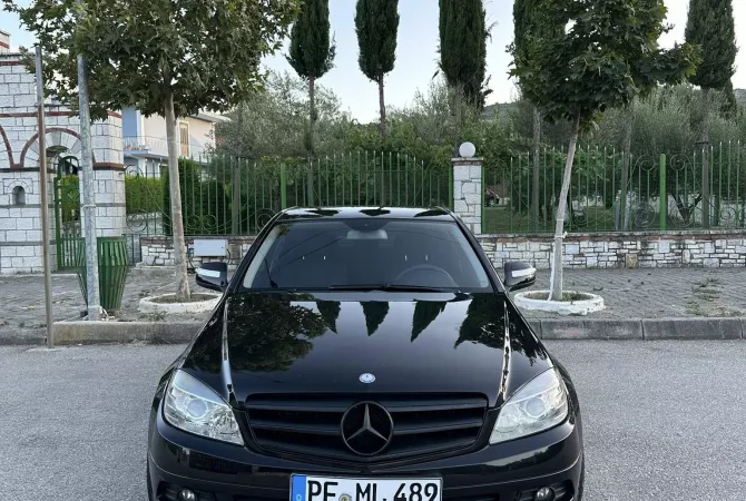 Auto in Vendita a Tirana - 6,700 Euro