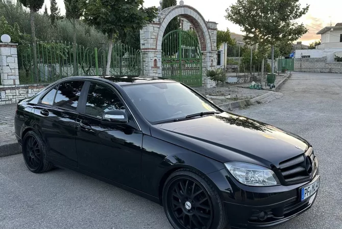 Auto in Vendita a Tirana, Mercedes-Benz, 2007 Diesel,Kambio Automatik Pagamento 6,700  Euro.