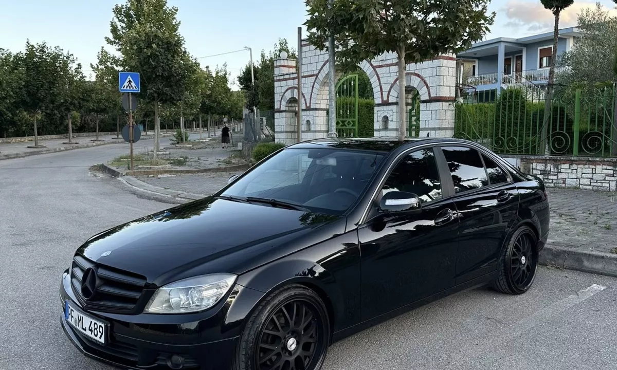 Auto in Vendita a Tirana, Mercedes-Benz, 2007 Diesel,Kambio Automatik Pagamento 6,700  Euro.