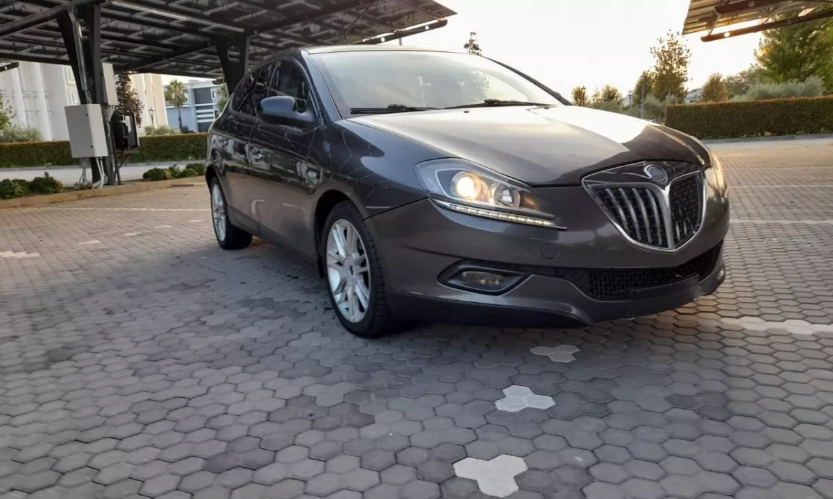 Auto in Vendita a Durazzo, Lancia, 2007 Diesel,Kambio Manual Pagamento 3,600  Euro.