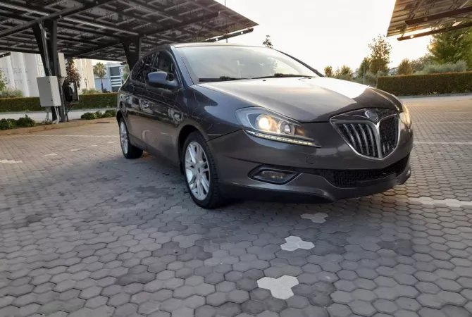 Auto in Vendita a Durazzo - 3,600 Euro