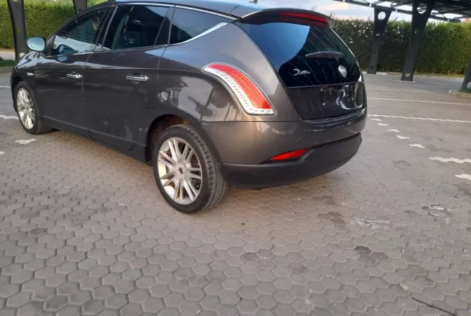 Auto in Vendita a Durazzo - 3,600 Euro