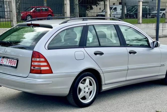 Auto in Vendita a Tirana - 3,400 Euro