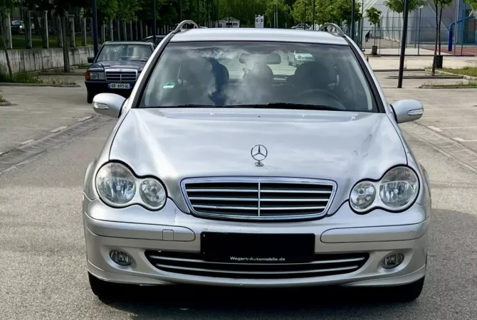 Auto in Vendita a Tirana - 3,400 Euro