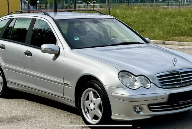 Auto in Vendita a Tirana - 3,400 Euro