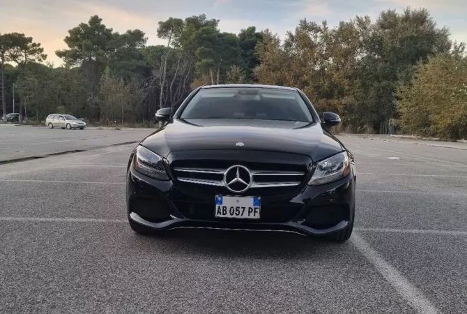 Auto in Vendita a Valona, Mercedes-Benz, 2016 Benzine,Kambio Automatik Pagamento 14,000  Euro.