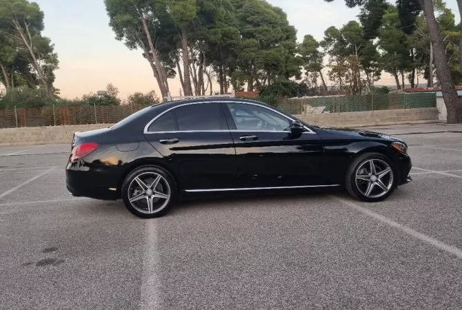 Auto in Vendita a Valona, Mercedes-Benz, 2016 Benzine,Kambio Automatik Pagamento 14,000  Euro.