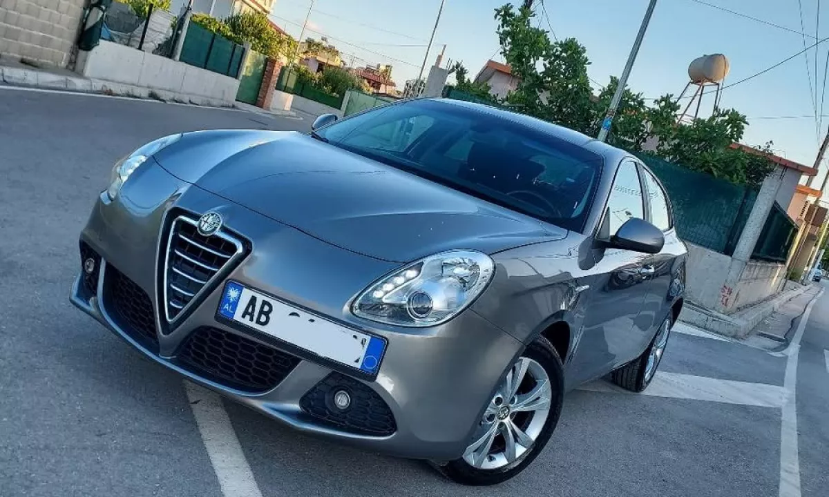 Auto in Vendita a Tirana, Alfa Romeo, 2013 Diesel,Kambio Manual Pagamento 5,700  Euro.