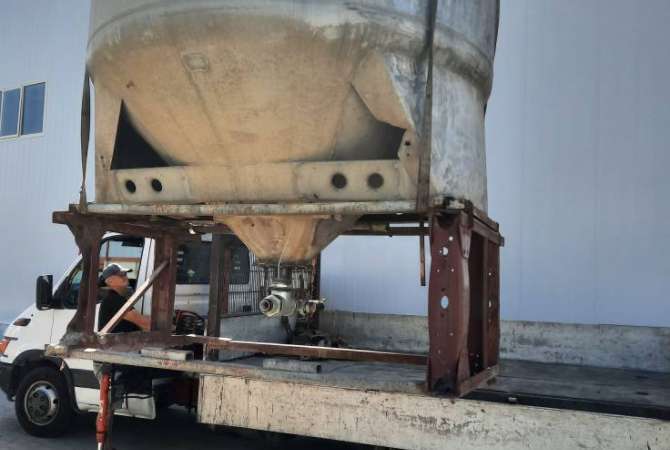 Different articles a Durazzo - 150,000 Leke